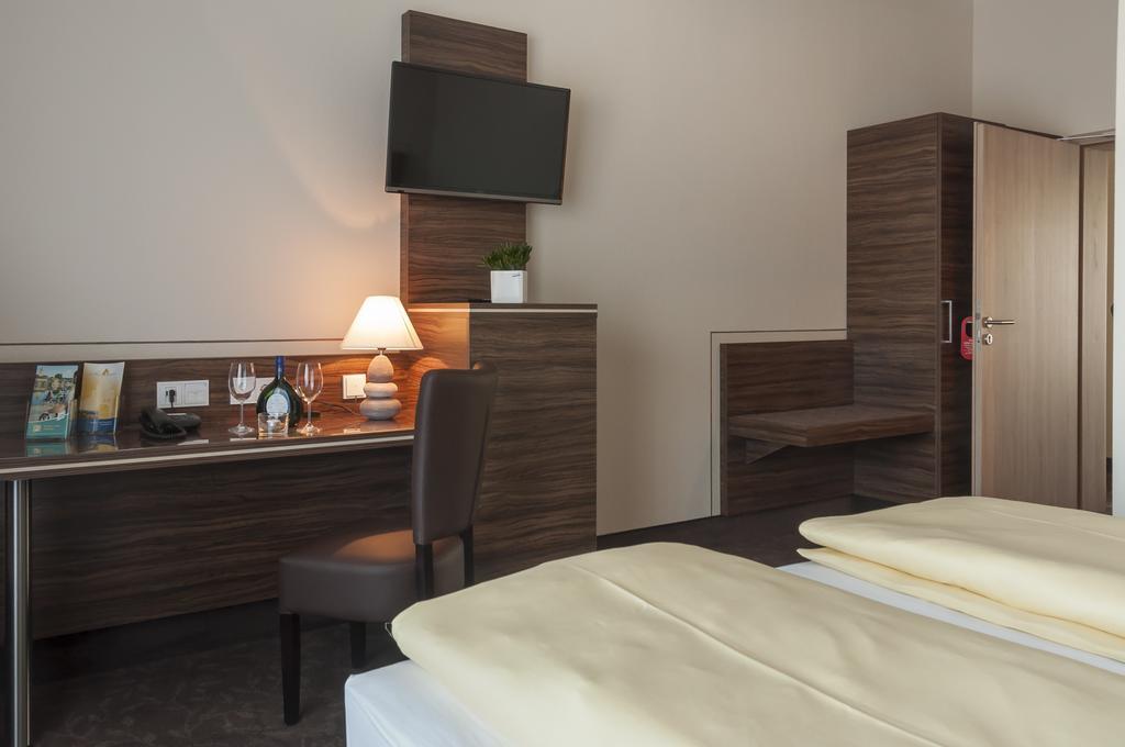 Hotel Sonnengarten Sommerhausen Szoba fotó